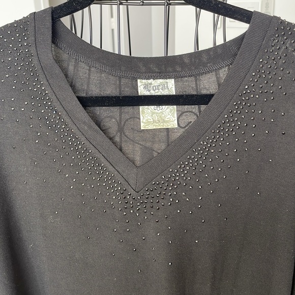 BLACK PULLOVER WITH SPARKLE V-NECK - Picture 3 of 8